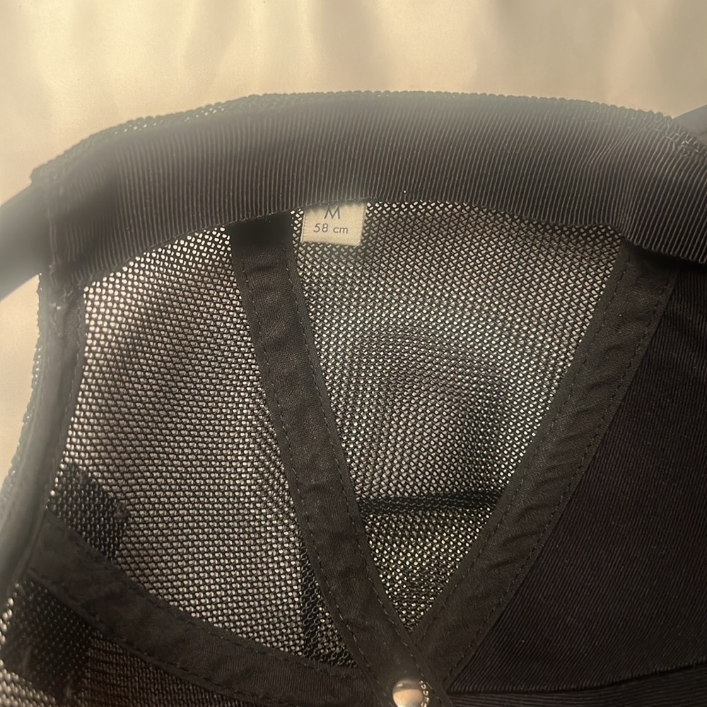 GUCCI GG Logo Mesh Cap - Picture 4 of 5